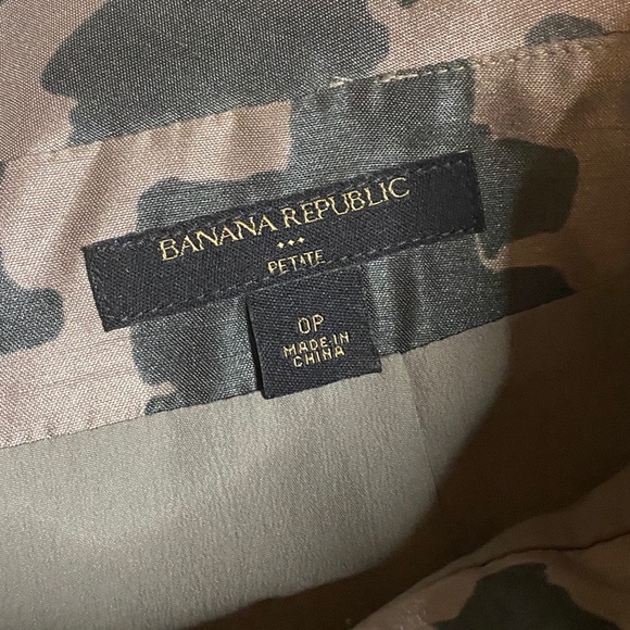 Banana Republic Pleated Pencil Skirt Size 0P - Picture 2 of 9